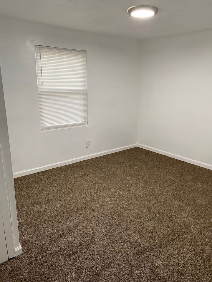 10422 Dove Ave - Photo 7 of 50