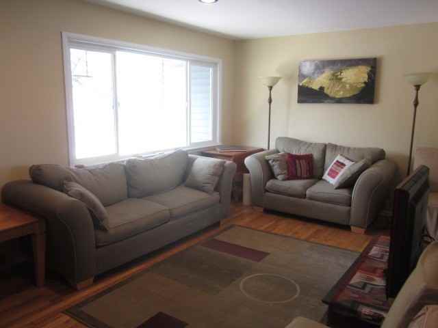 360 27th St - Photo 4 of 24