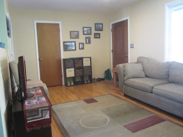 360 27th St - Photo 5 of 24