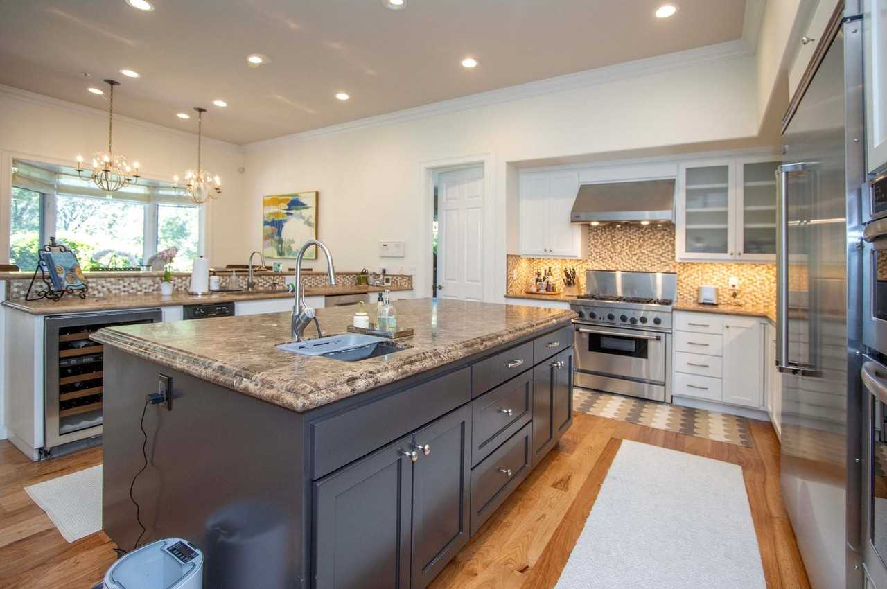 10 Idlewood Rd - Photo 6 of 39