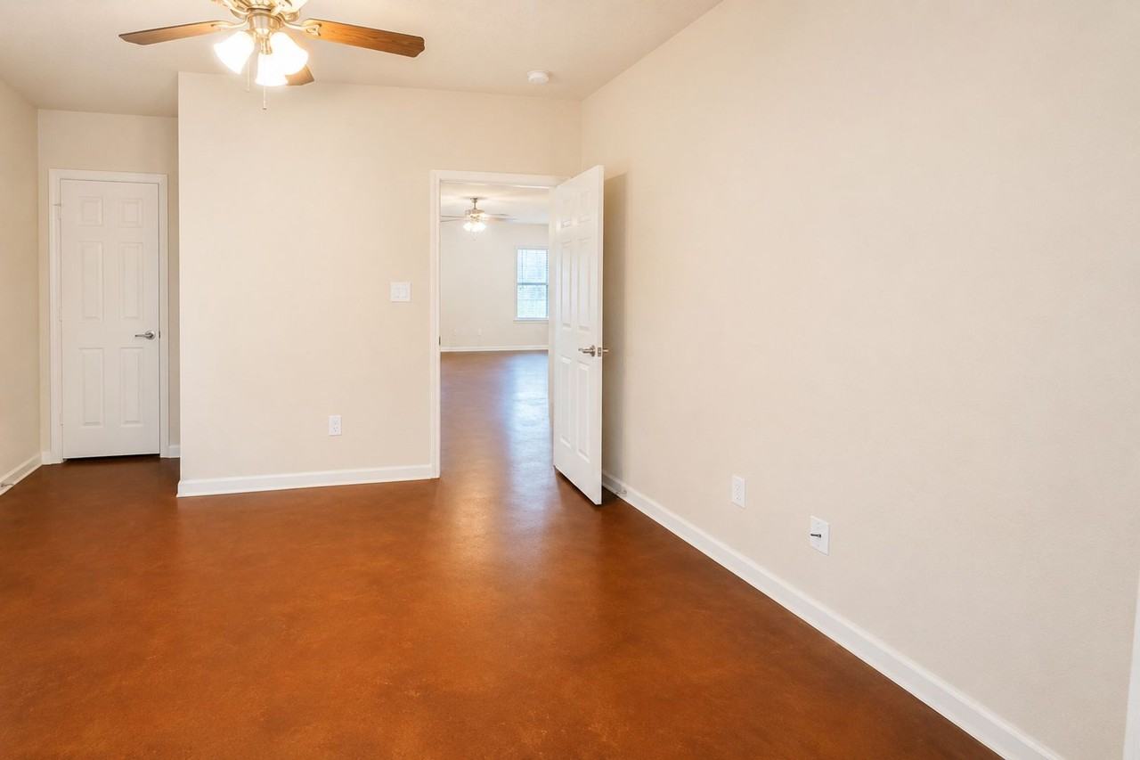 2310 S 3rd St - Photo 4 of 12
