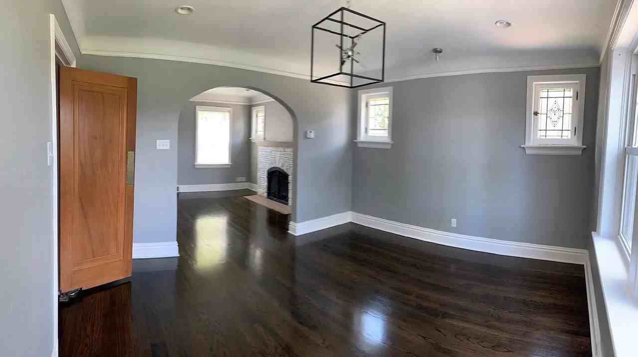 7347 Northmoor Dr - Photo 4 of 15