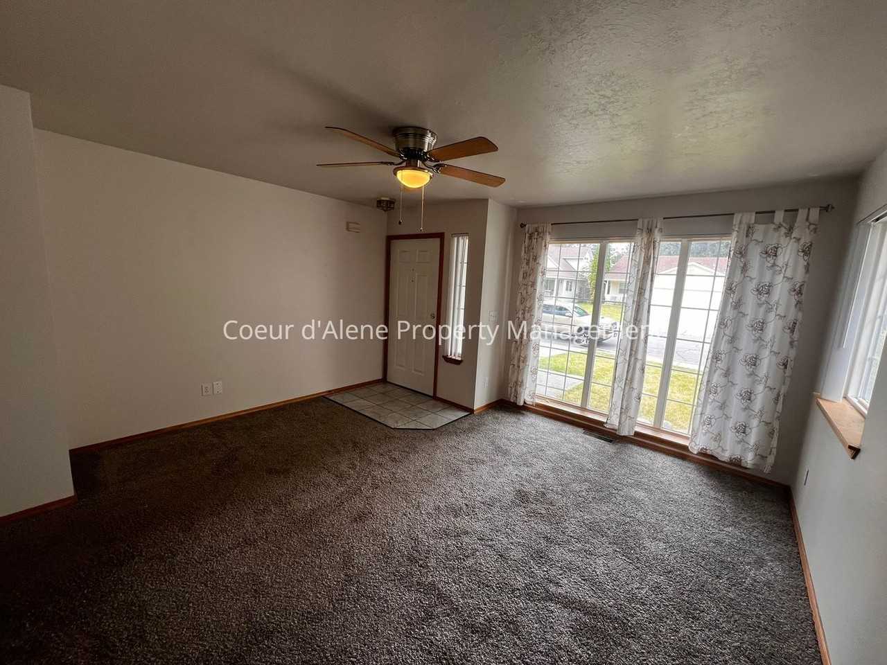 3214 N 10th St - Photo 4 of 19