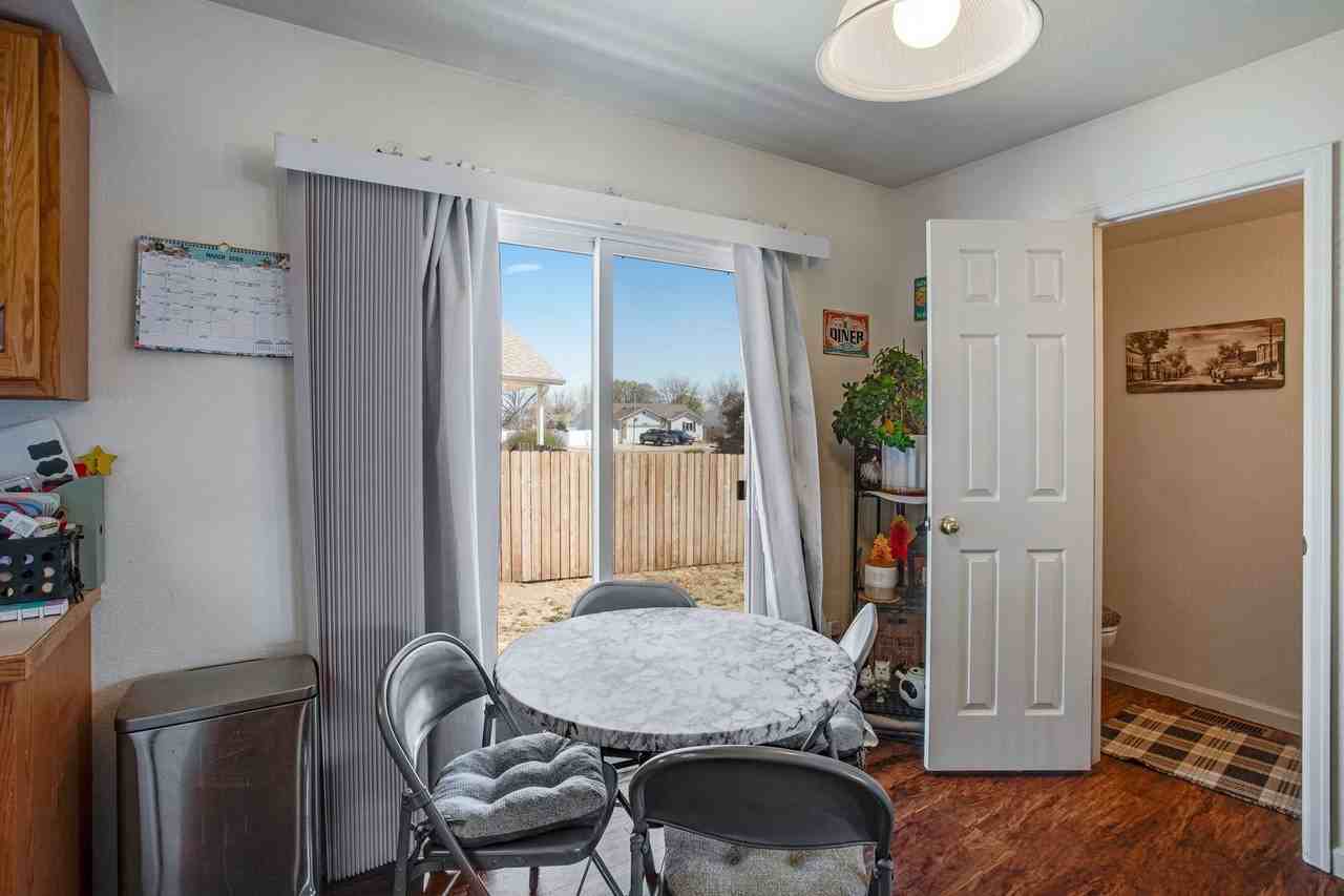 1731 Rowan Ln - Photo 5 of 21