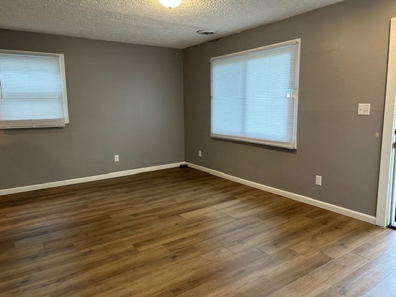 111 N Smithville Rd - Photo 4 of 21