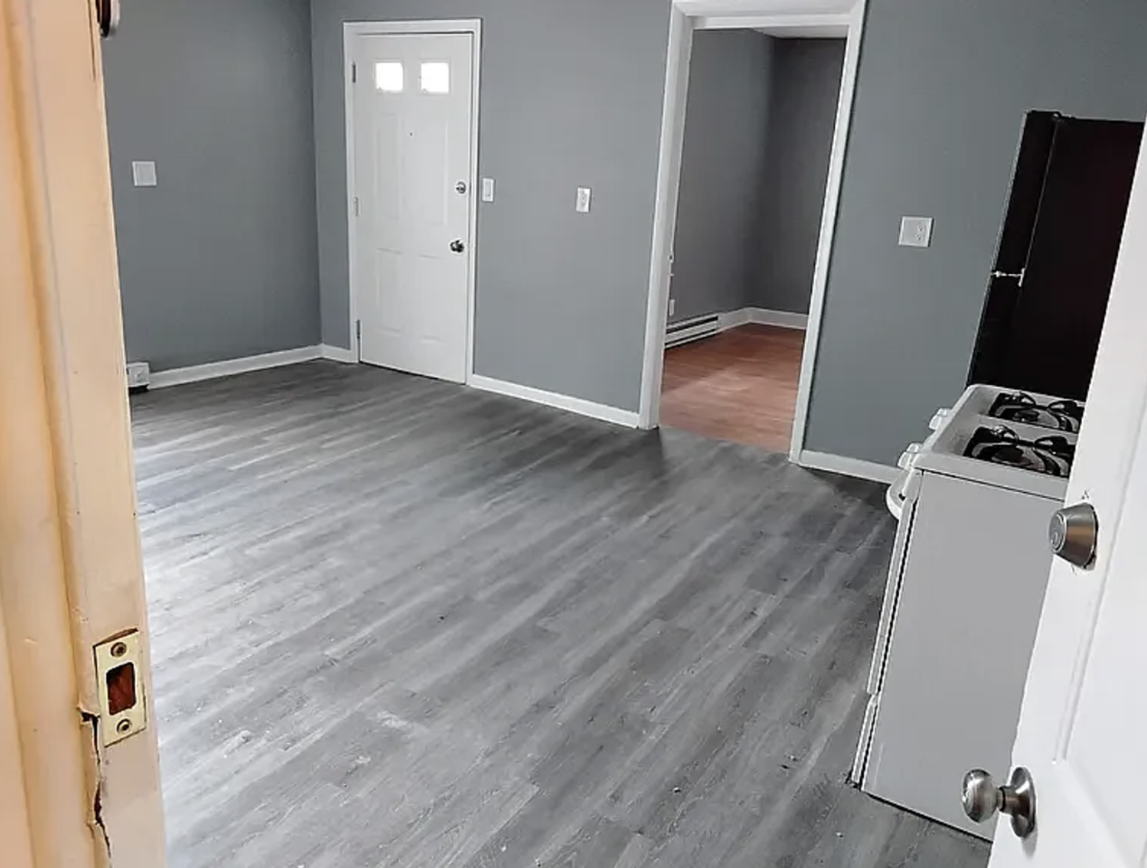 28 Hickory St - Photo 2 of 10