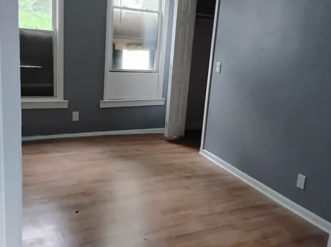 28 Hickory St - Photo 3 of 10