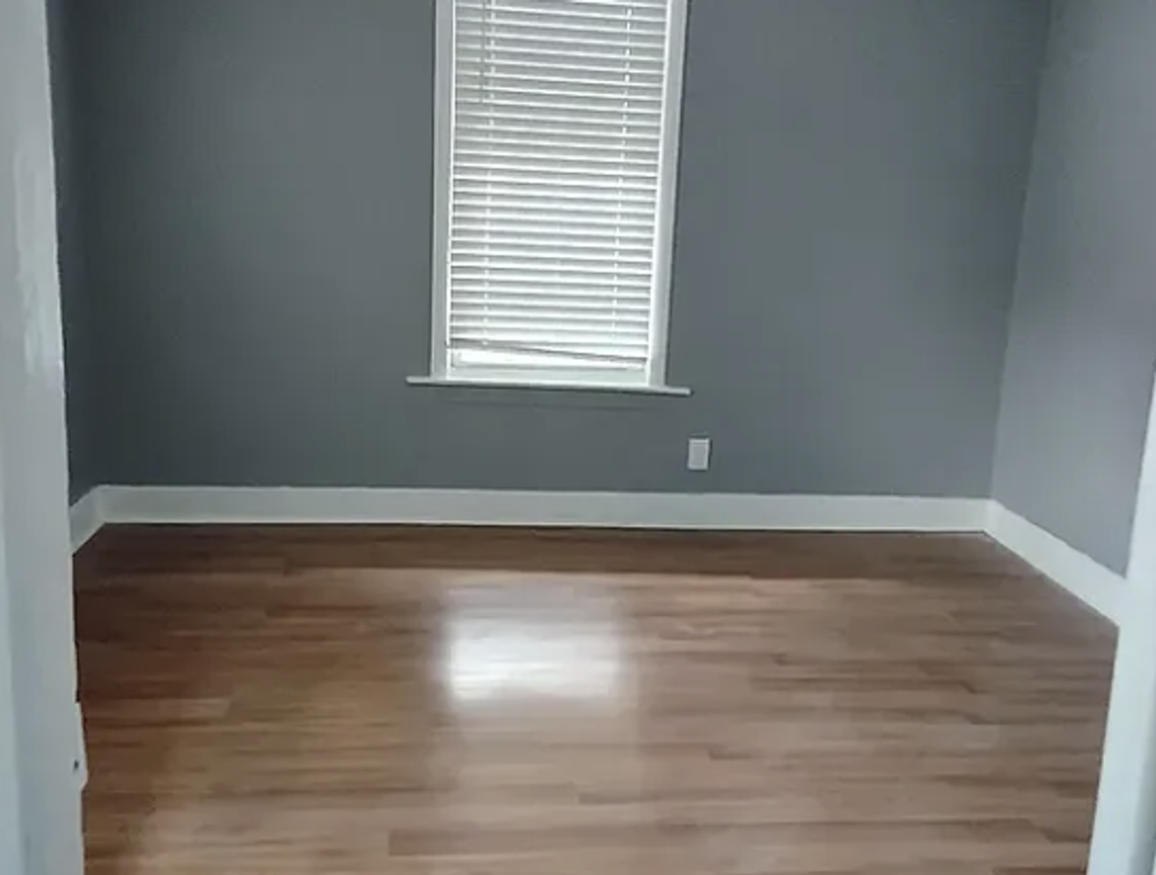 28 Hickory St - Photo 5 of 10