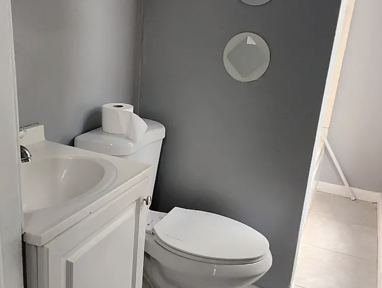 28 Hickory St - Photo 6 of 10