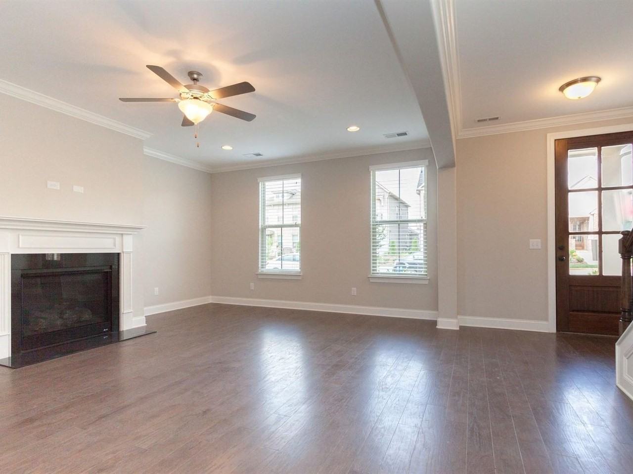 164 Ashcrest Pt - Photo 3 of 17