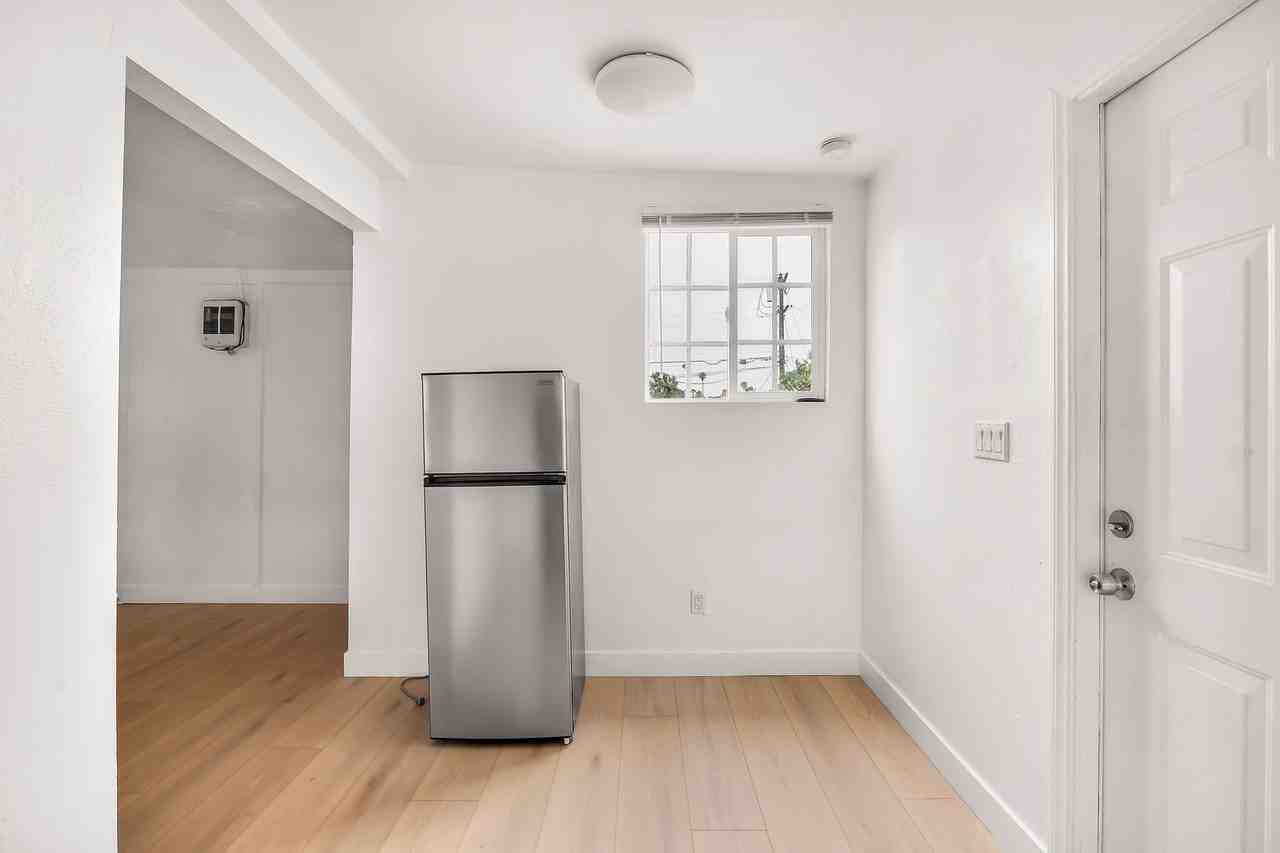940 Arcadia Pl - Photo 3 of 12