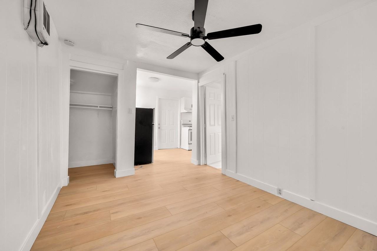 940 Arcadia Pl - Photo 4 of 12