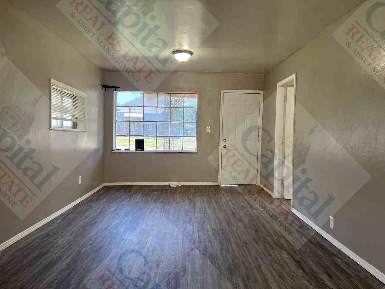 317 Se 24th St - Photo 3 of 21