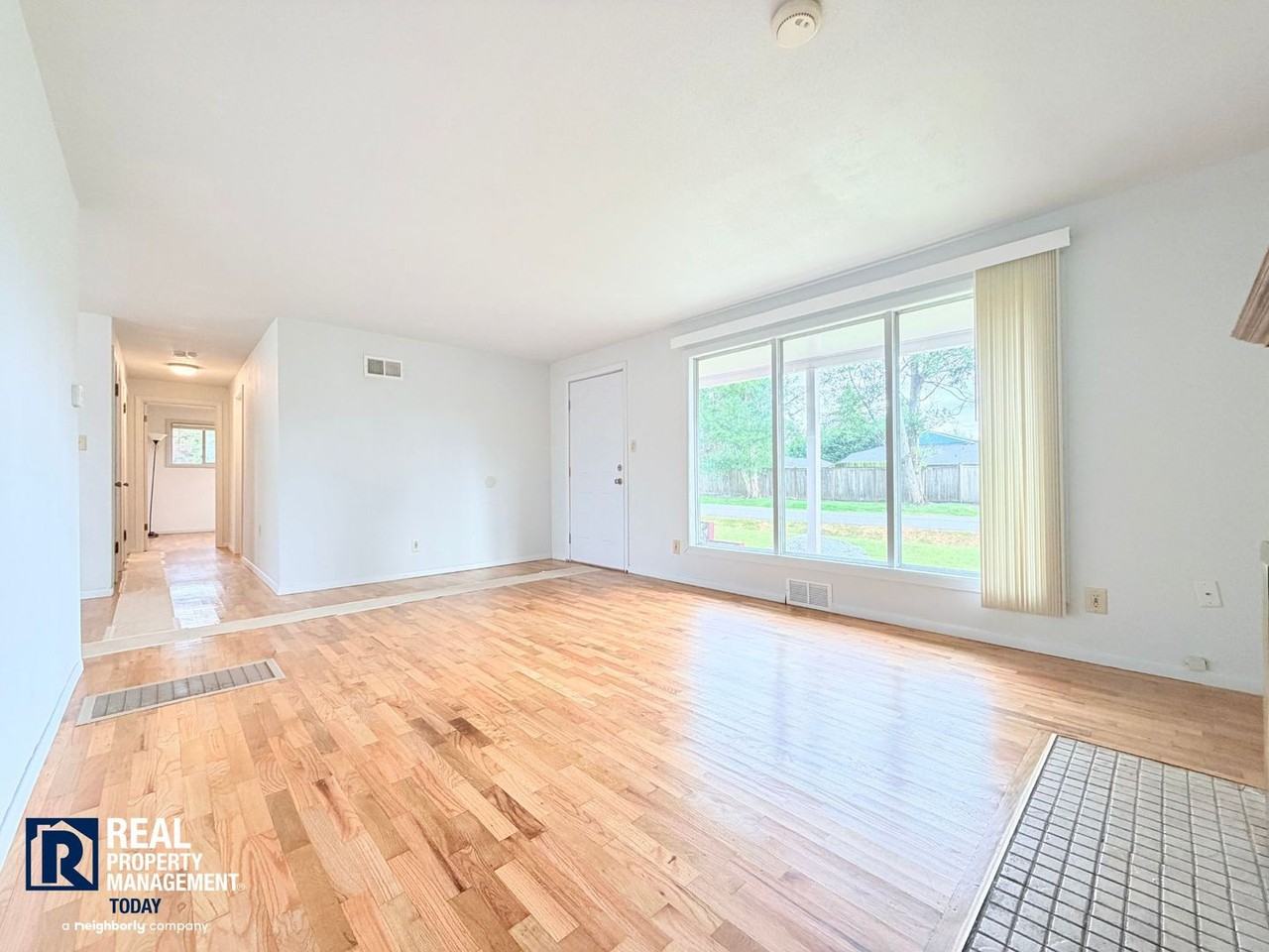 319 104th St E - Photo 2 of 21