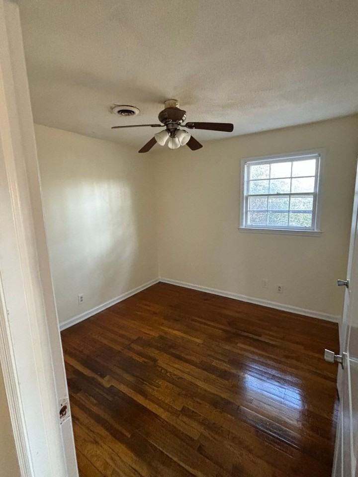 209 Mayfair Dr - Photo 6 of 14