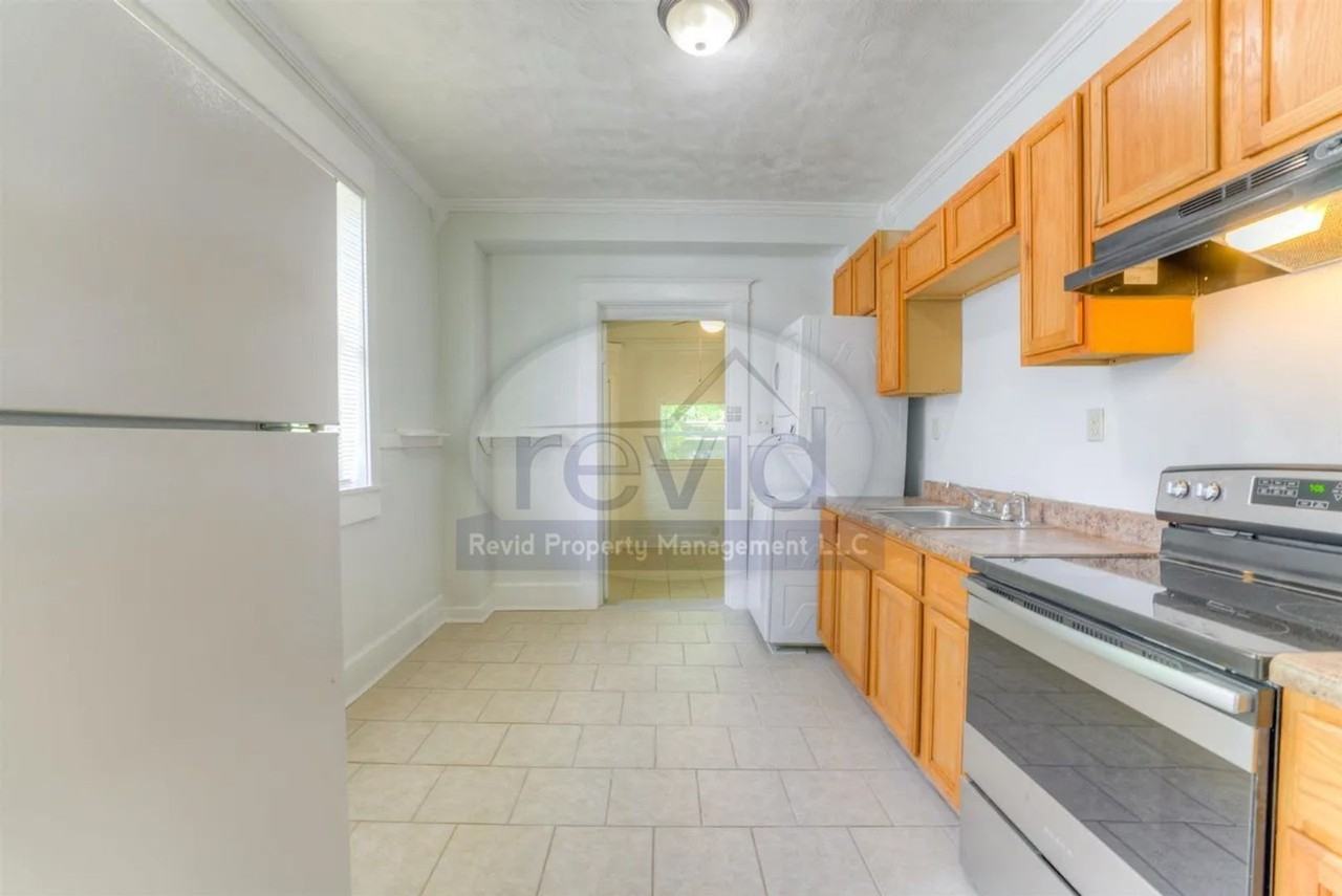 806 Maury St - Photo 4 of 14