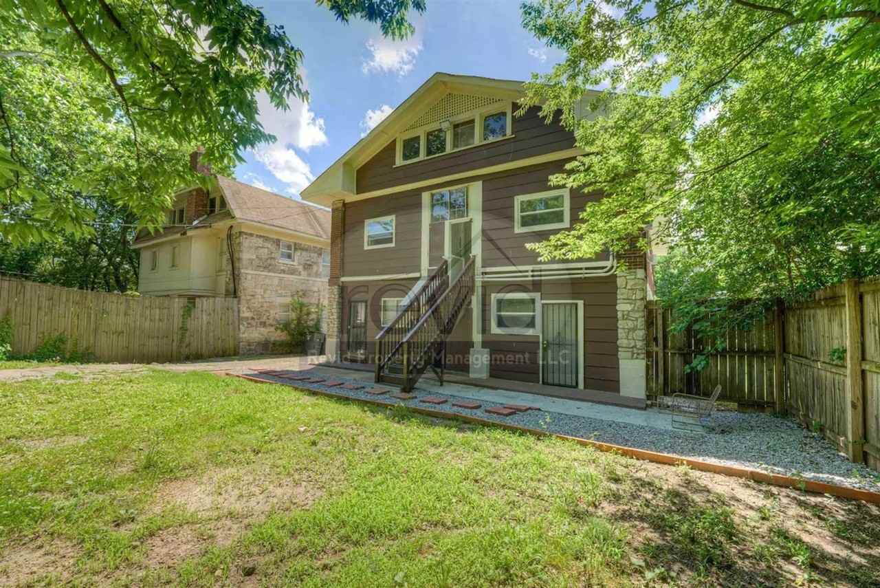 806 Maury St - Photo 5 of 14