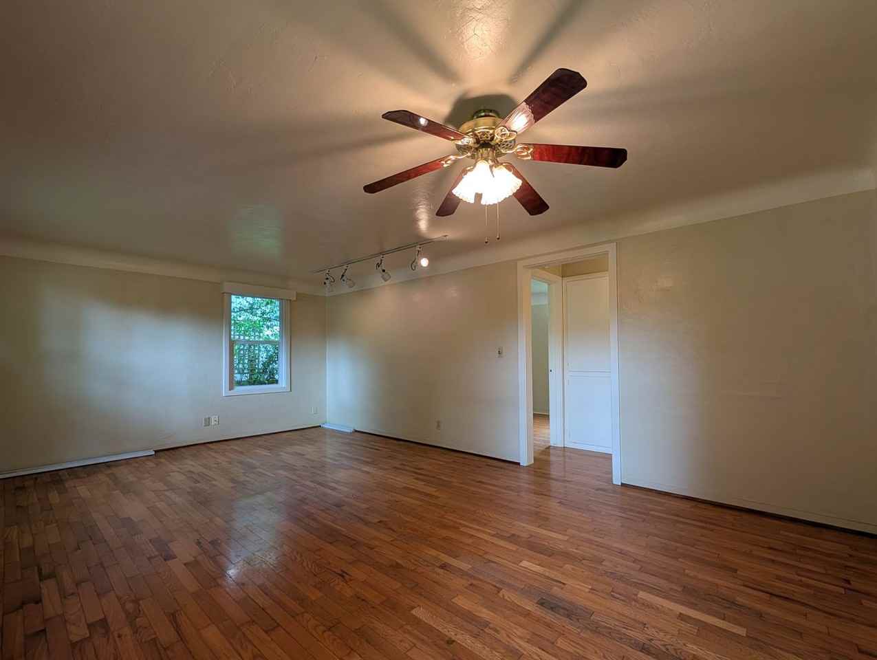 2064 Washington St - Photo 2 of 17
