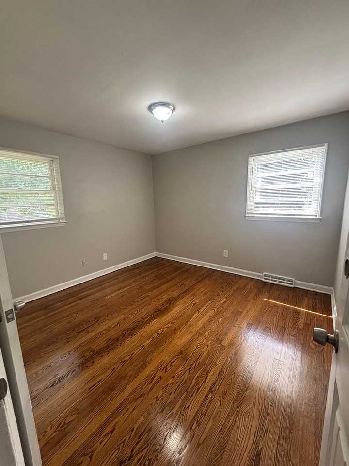 800 Yuma St - Photo 6 of 10