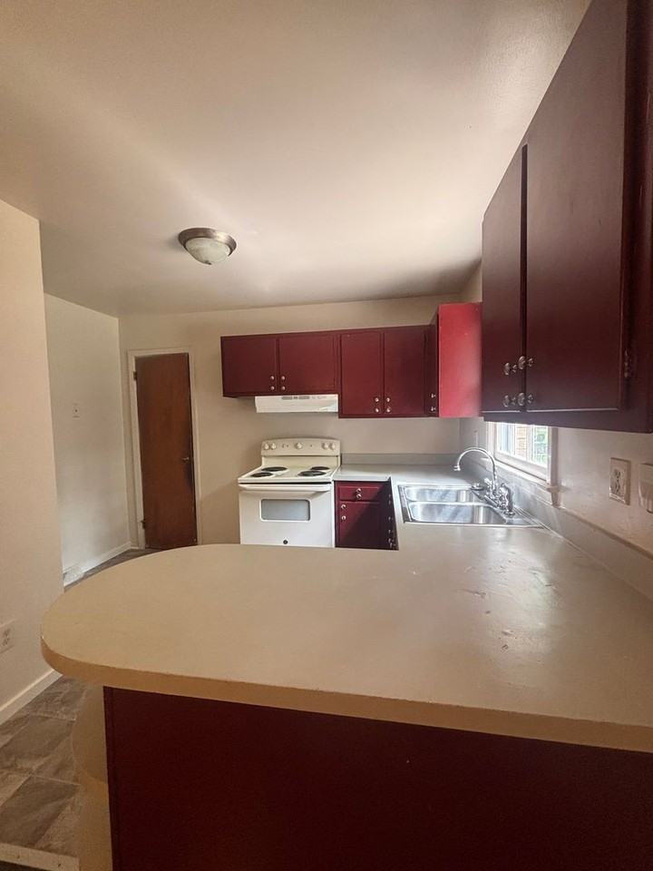 614 Kentbrook Dr - Photo 4 of 10