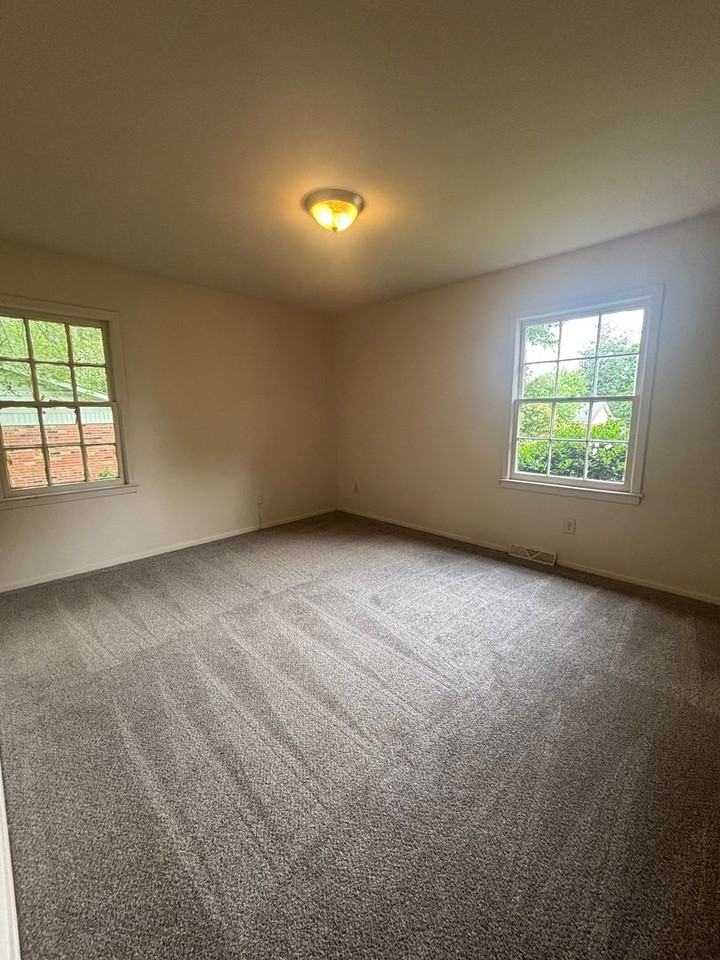 614 Kentbrook Dr - Photo 7 of 10