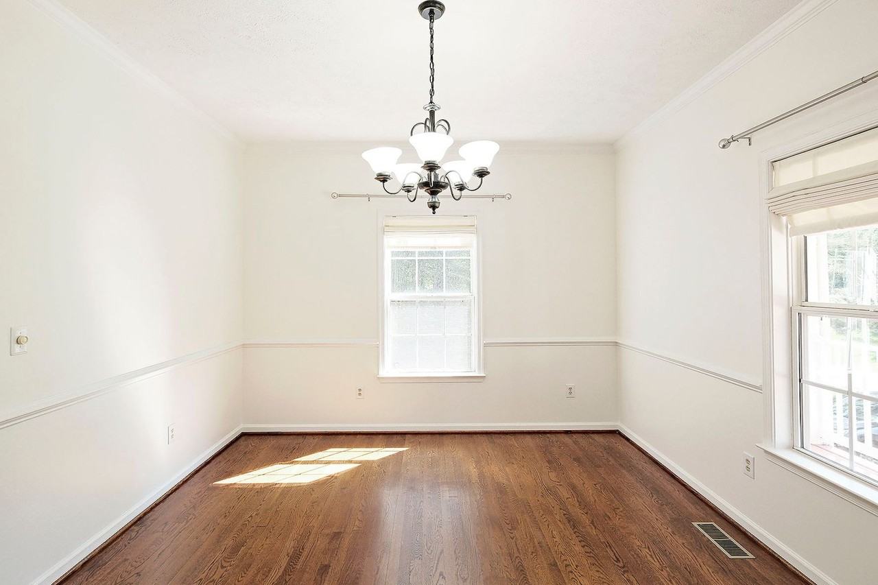 100 Fir Tree Ln - Photo 4 of 26
