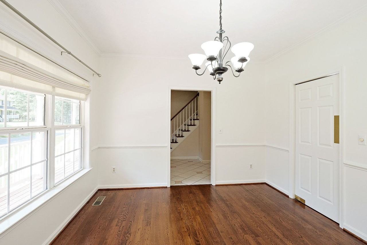 100 Fir Tree Ln - Photo 5 of 26