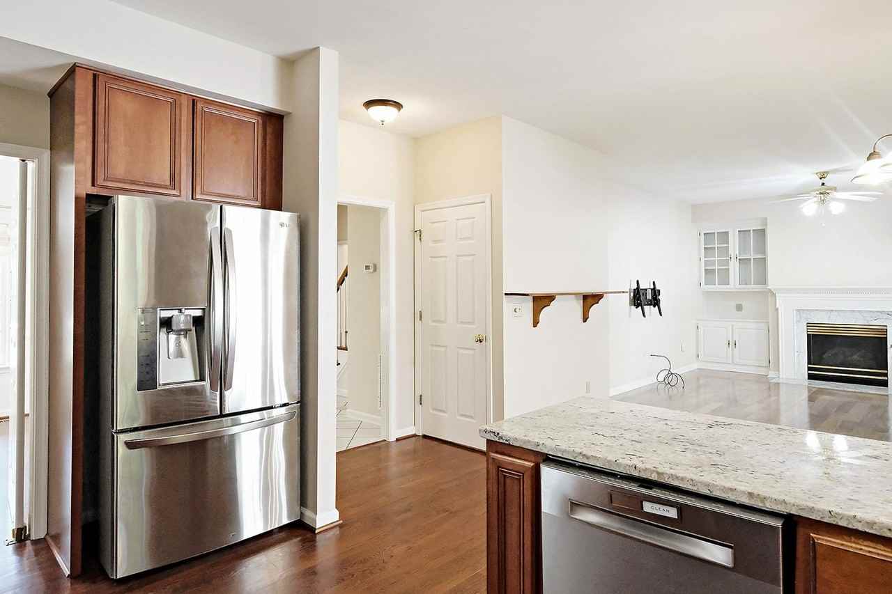 100 Fir Tree Ln - Photo 7 of 26