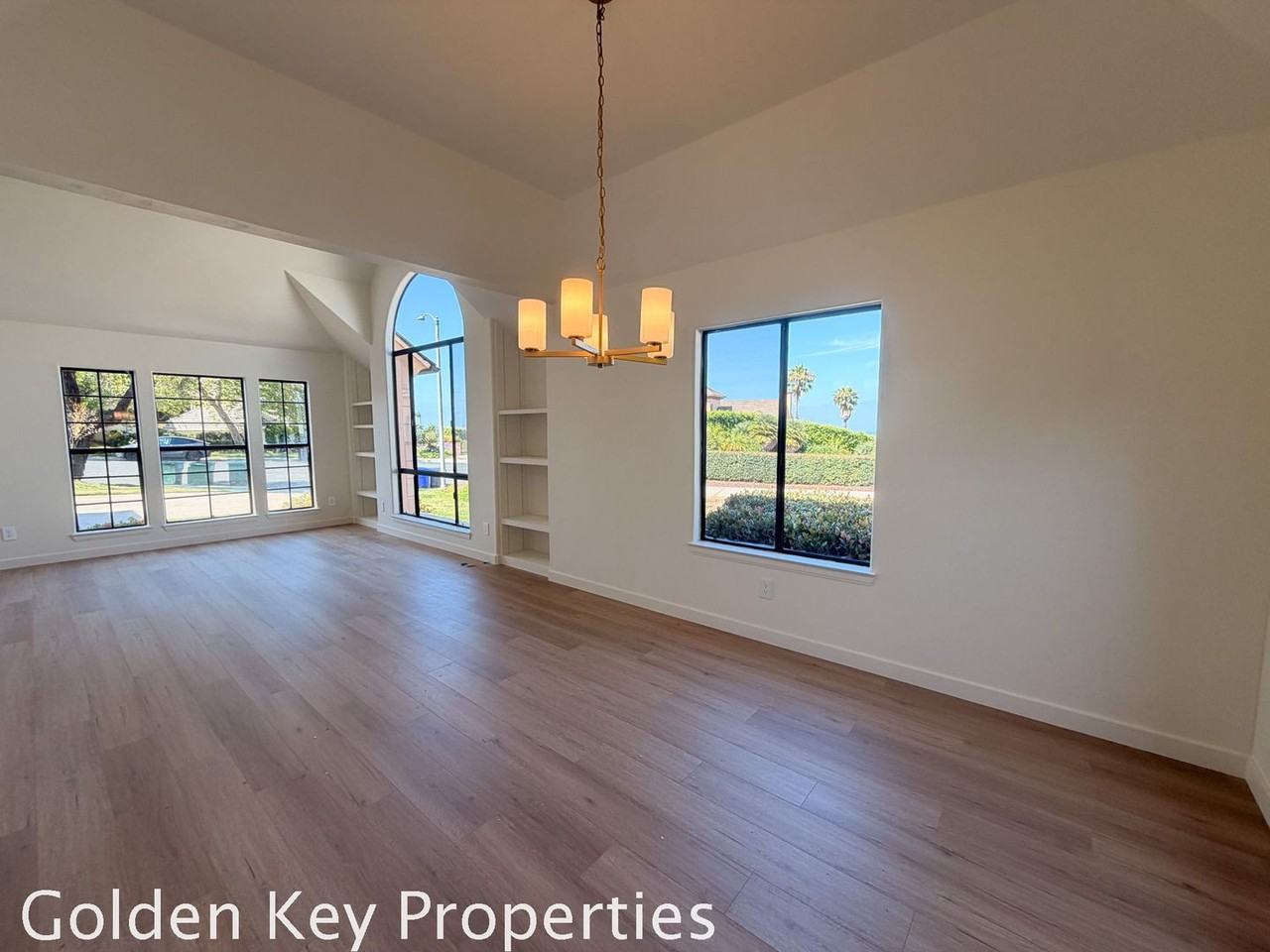 2230 Sara Way - Photo 4 of 26