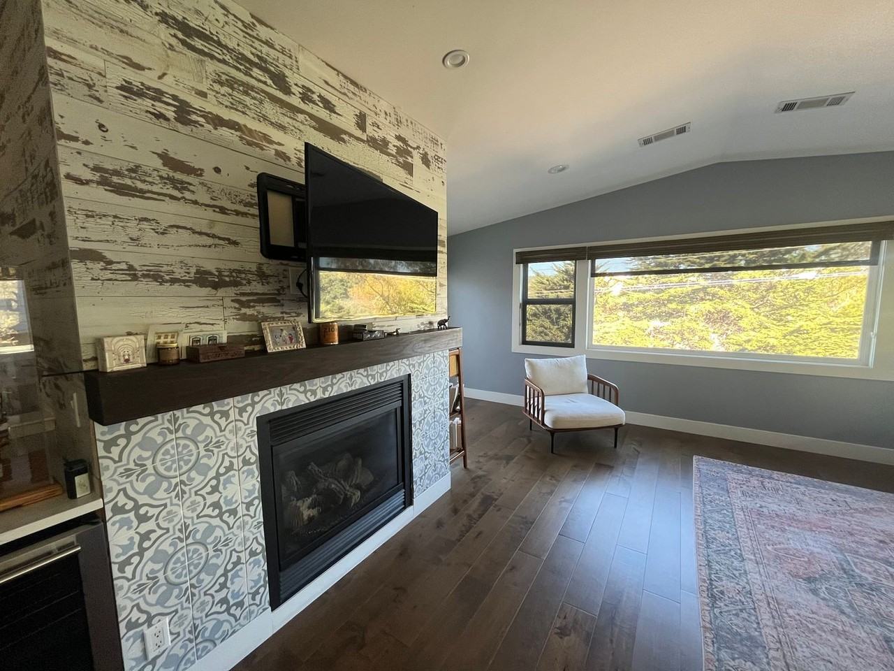 324 324 Selma St. - Main House - Photo 2 of 33