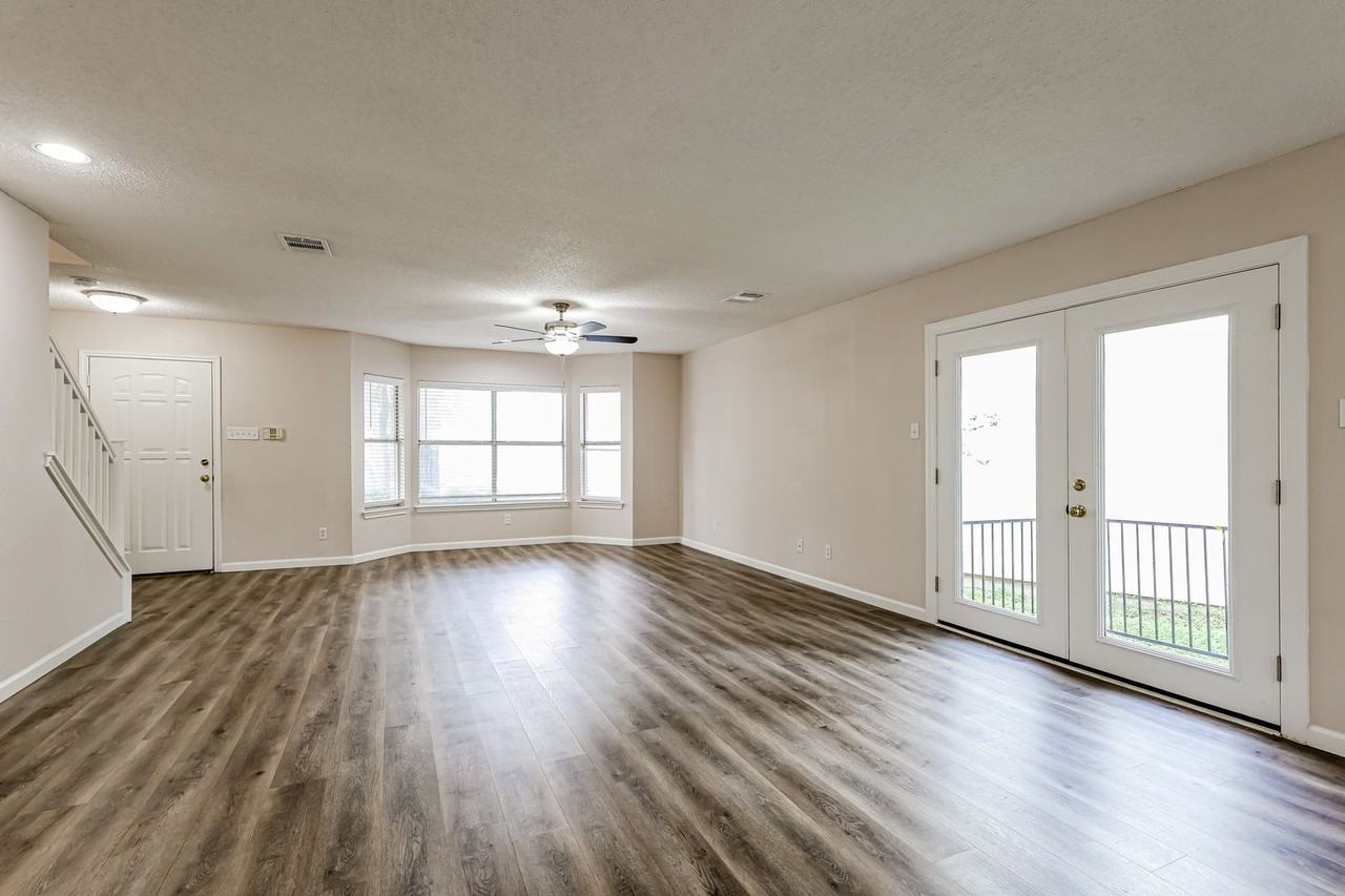 7407 Tom Kite Ct - Photo 3 of 17