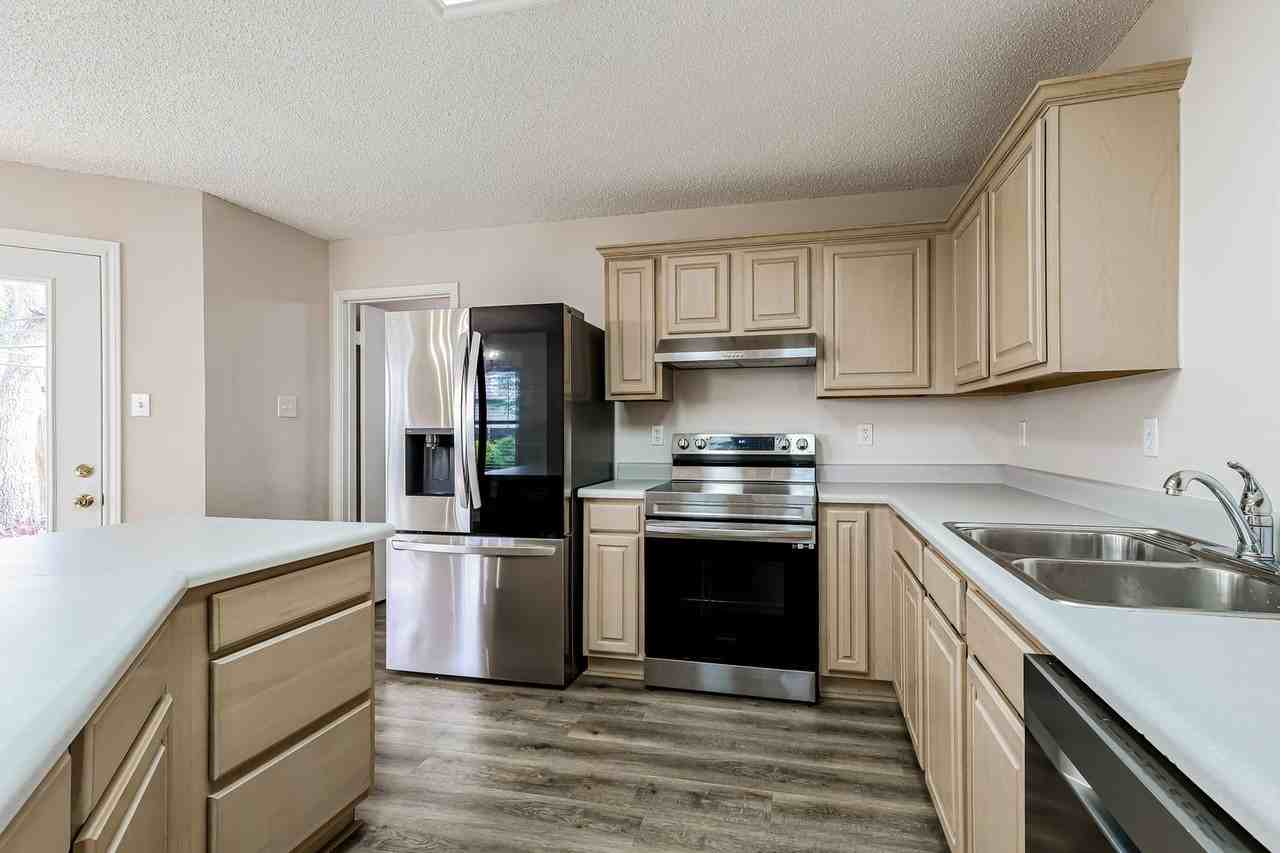 7407 Tom Kite Ct - Photo 7 of 17