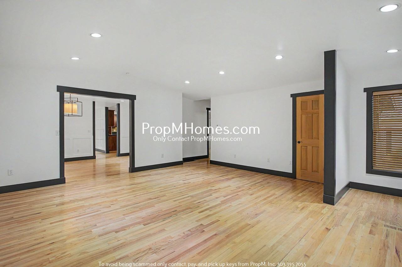 1112 1112 Erickson Street - NEW PROPERTY - Photo 3 of 33