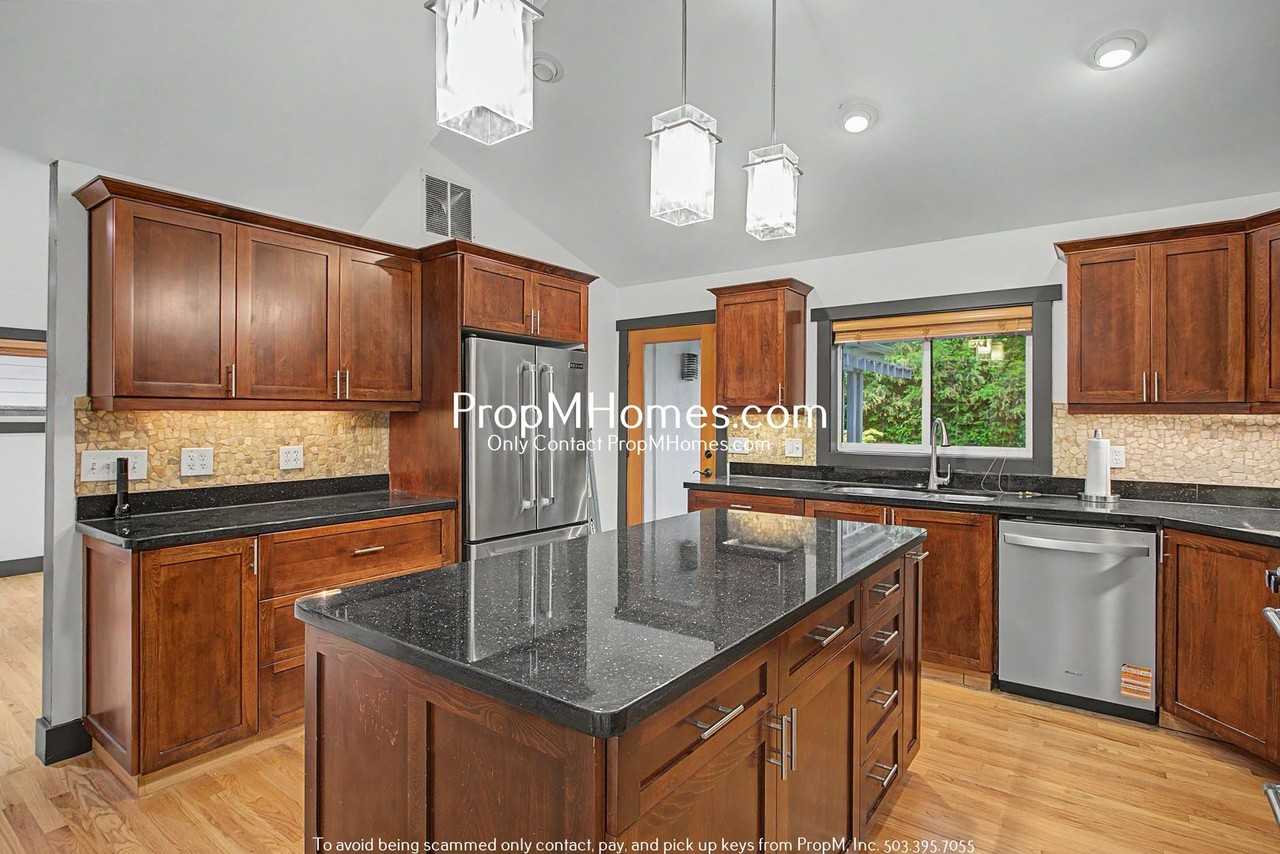 1112 1112 Erickson Street - NEW PROPERTY - Photo 7 of 33