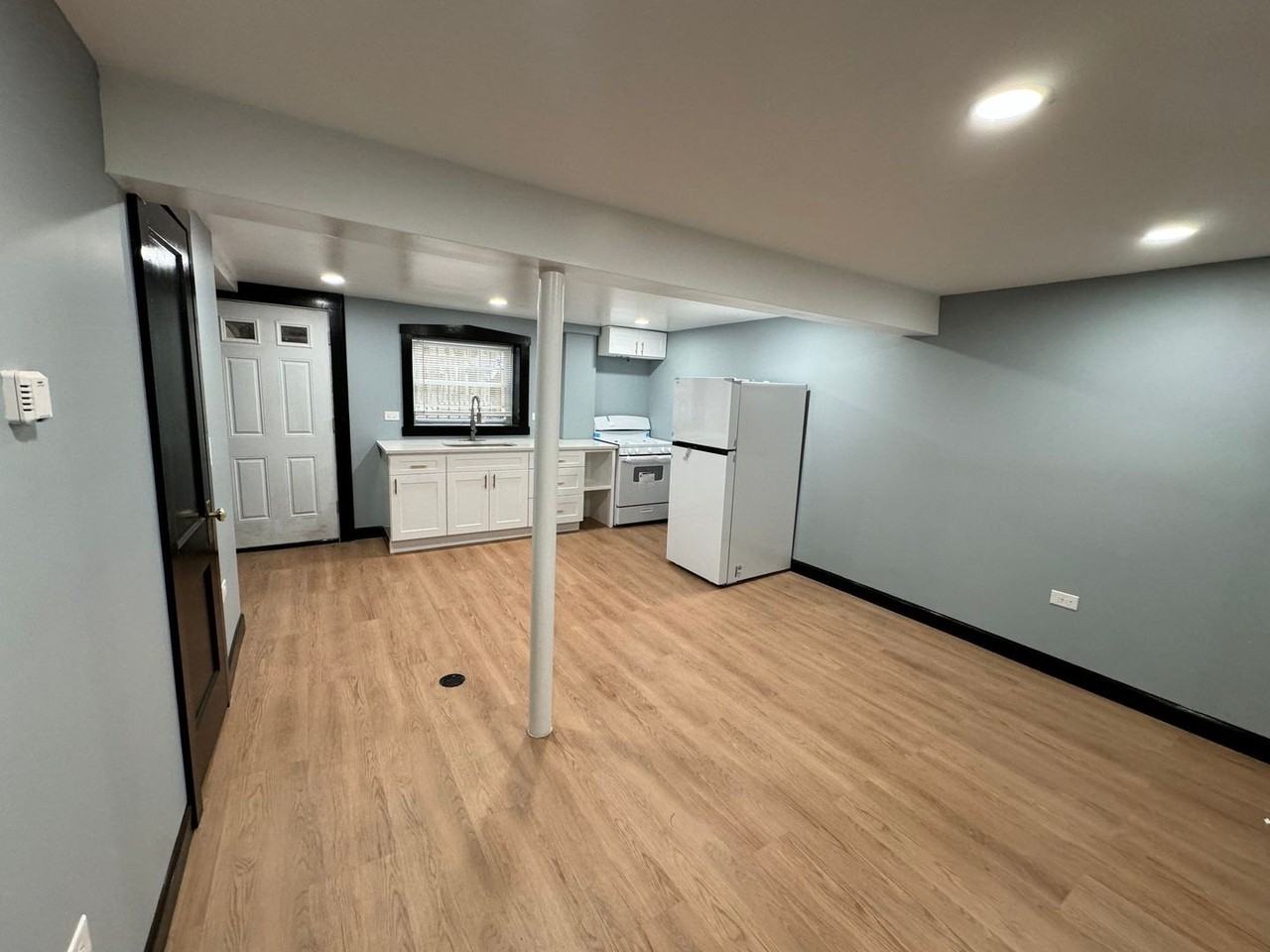 3457 W 55th St - Photo 3 of 10