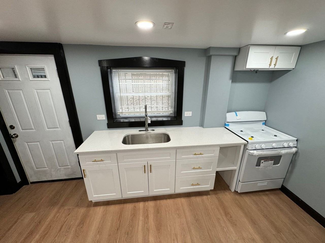 3457 W 55th St - Photo 4 of 10