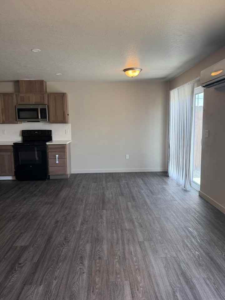 1039 Ne Emerald Dr - Photo 6 of 33