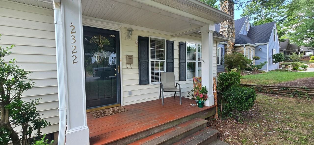 2322 Walker Ave - Photo 3 of 21