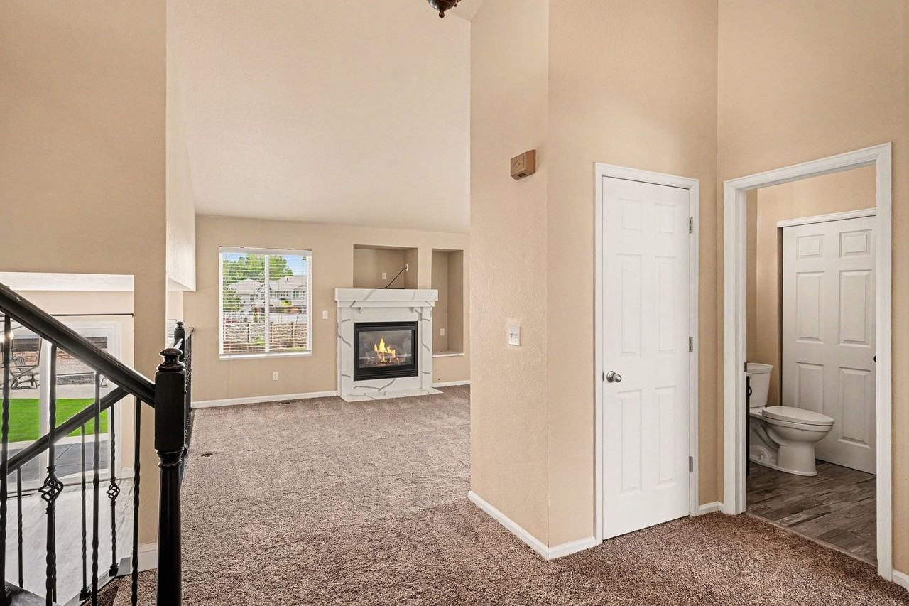 19209 E Dickenson Dr - Photo 3 of 25