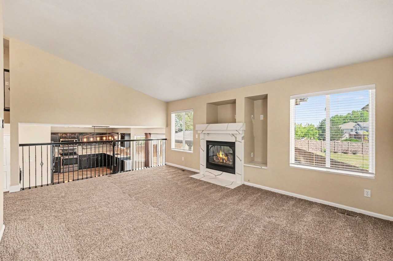 19209 E Dickenson Dr - Photo 5 of 25