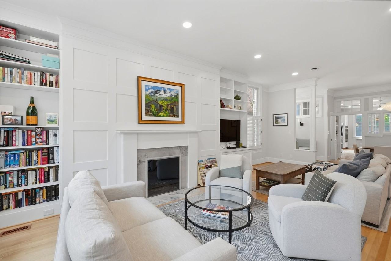315 5th St Ne - Photo 2 of 42