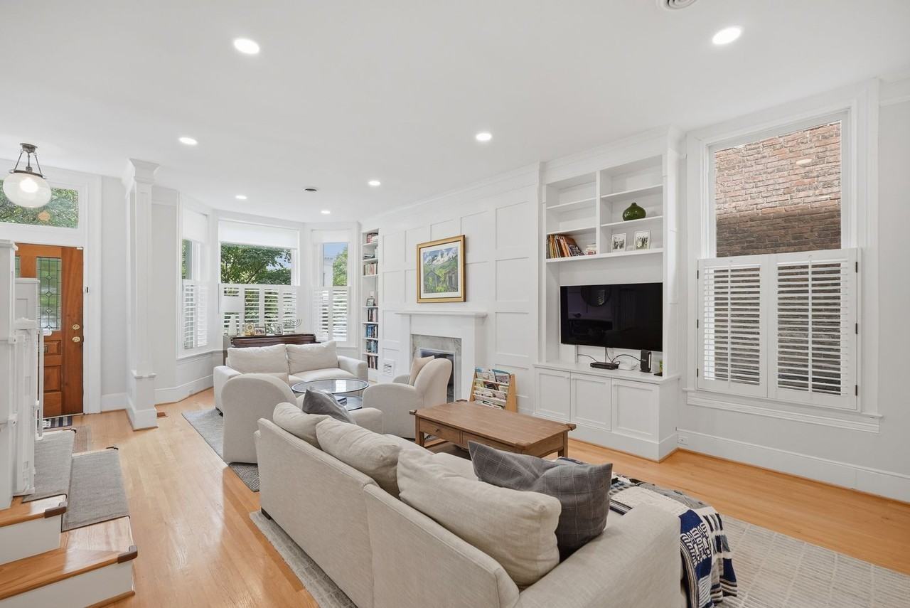 315 5th St Ne - Photo 4 of 42