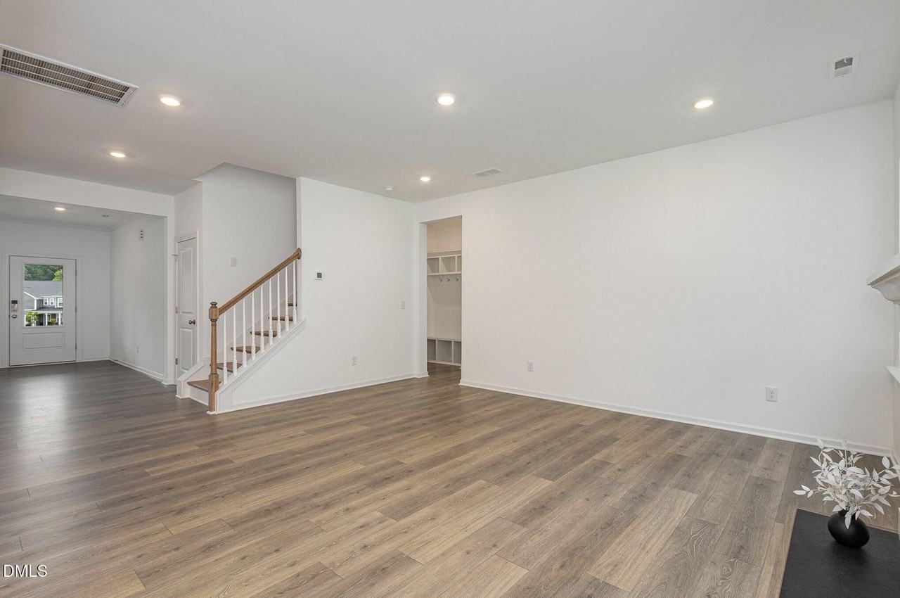 153 Hickory Grove Dr - Photo 5 of 21