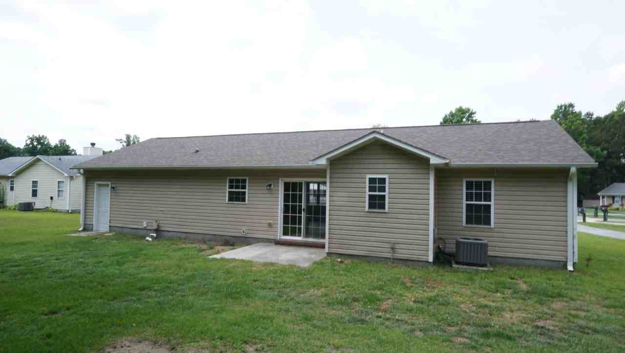 116 Howell Dr - Photo 3 of 30