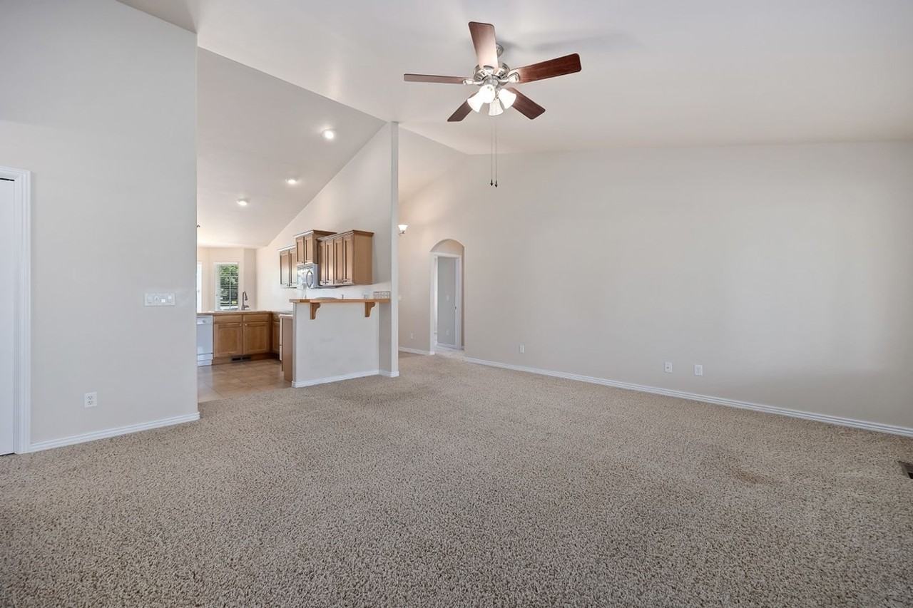 2319 Stadium Blvd - Photo 4 of 27