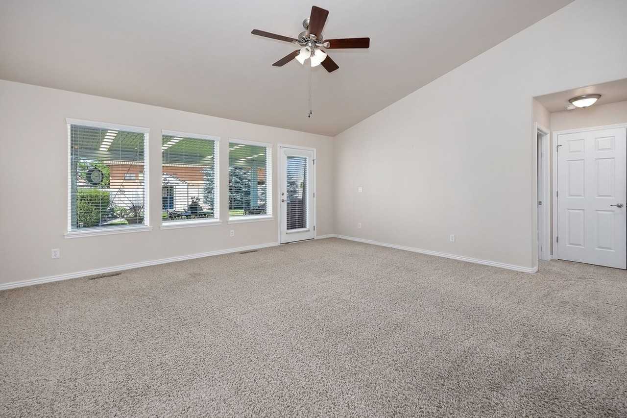 2319 Stadium Blvd - Photo 5 of 27