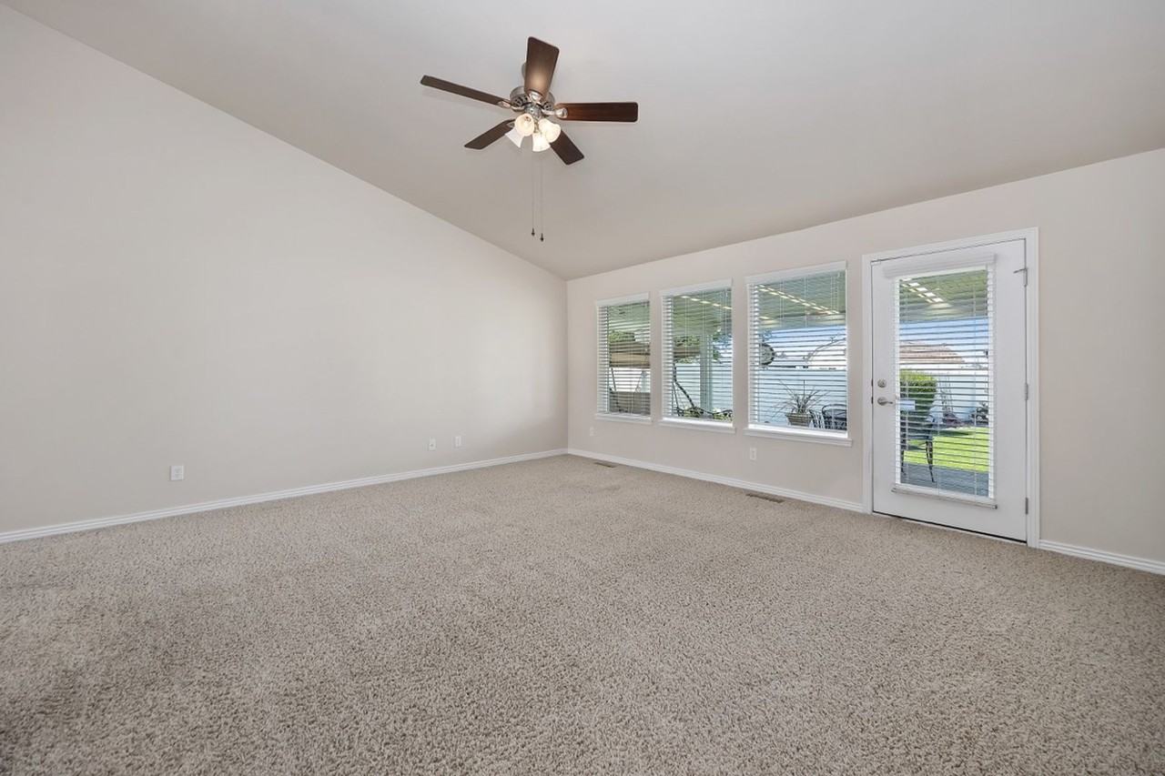 2319 Stadium Blvd - Photo 7 of 27