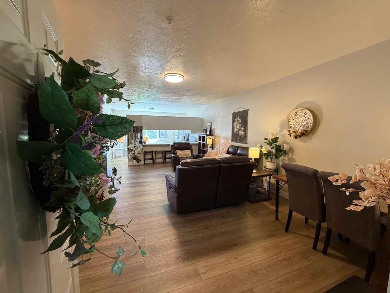 502 S 1040 E - Photo 5 of 36