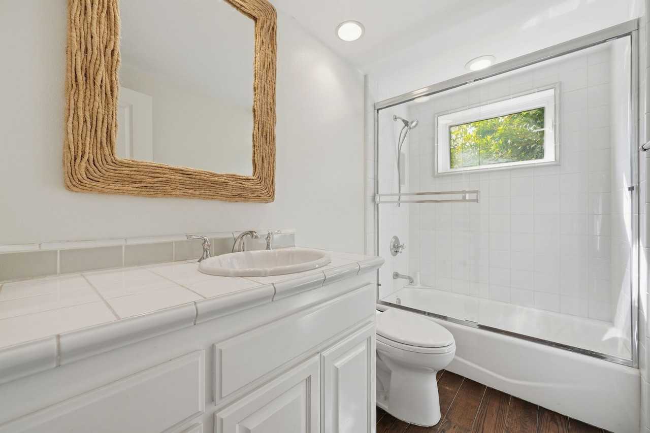 315 1/2 Goldenrod Ave - Photo 7 of 30