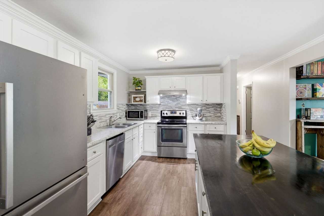 3213 Sennadale Ln - Photo 4 of 30
